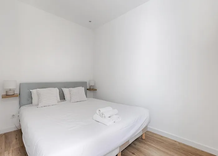 Apartment De Charme Entre Batignolles Et Montmartre
