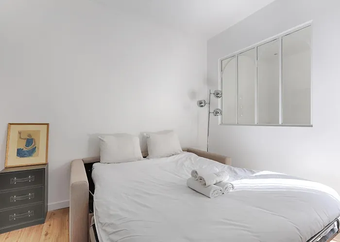 De Charme Entre Batignolles Et Montmartre *